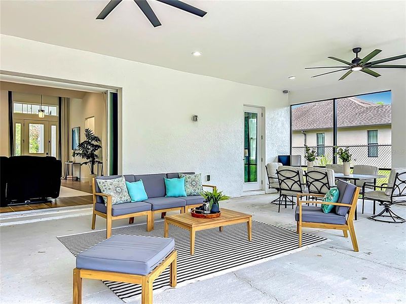 Exterior details and patio area of a home in , Orlando (Image 33).