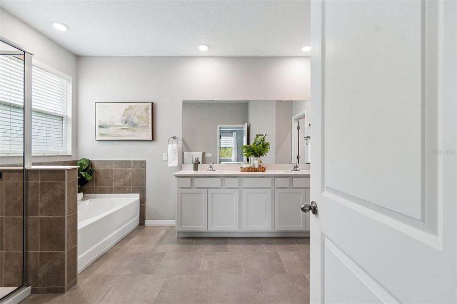 Furnished interior view inside a new home in Deerbrook, Land O' Lakes (Image 56).