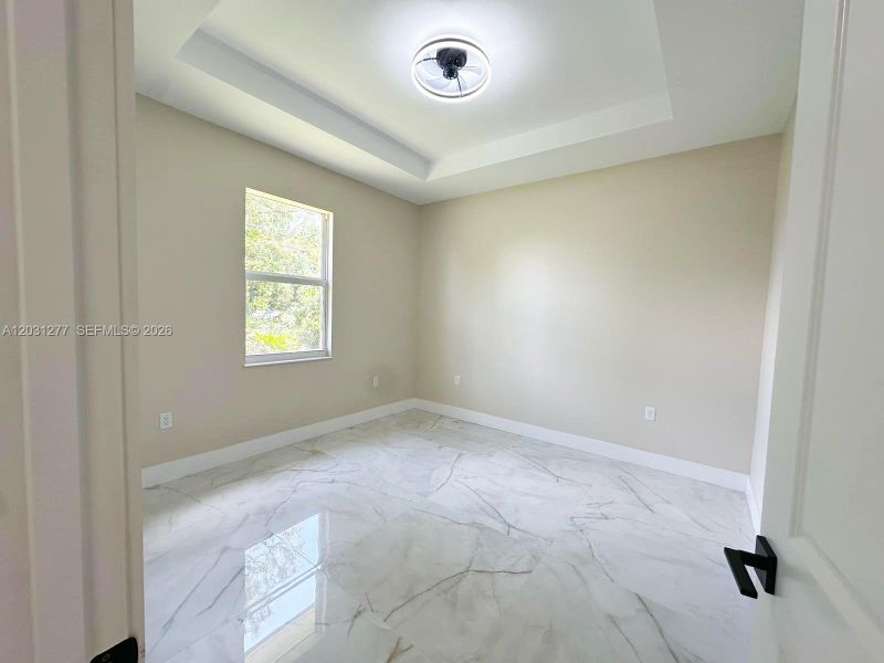 Spacious, unfurnished interior of a new home in , Lehigh Acres (Image 10).