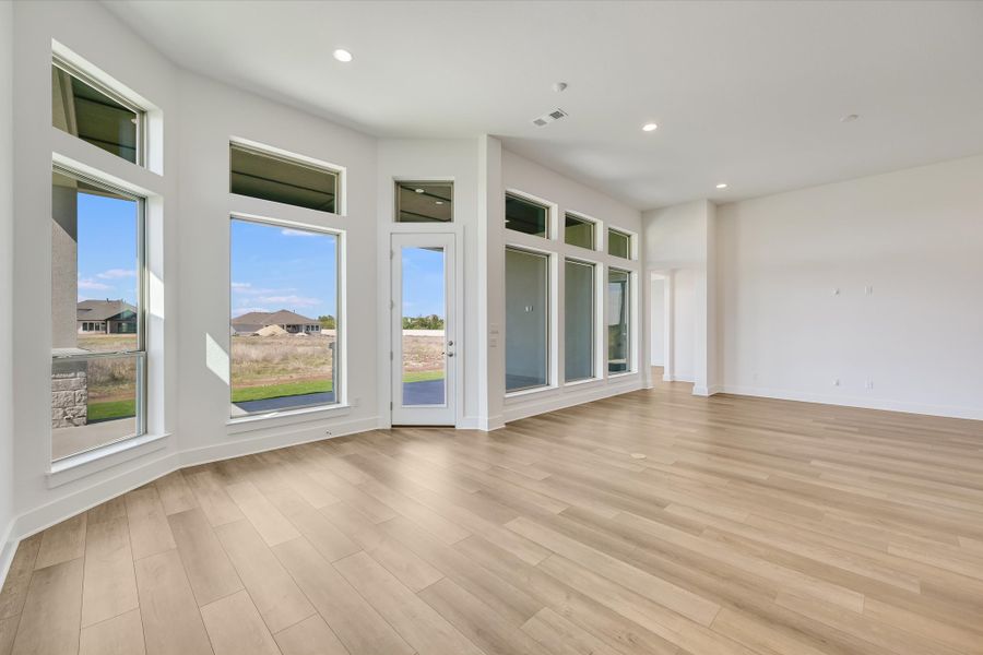 Representative unfurnished interior of a home built from the Llano II by Giddens Homes in Whispering Wind, Bertram (Image 119). Representative unfurnished interior of a home built from the Llano II by Giddens Homes in Whispering Wind, Bertram (Image 119).