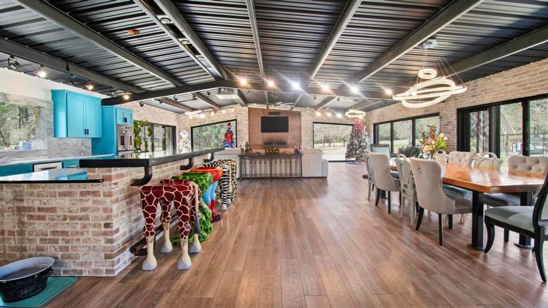 Community amenities in , Richards (Image 31).