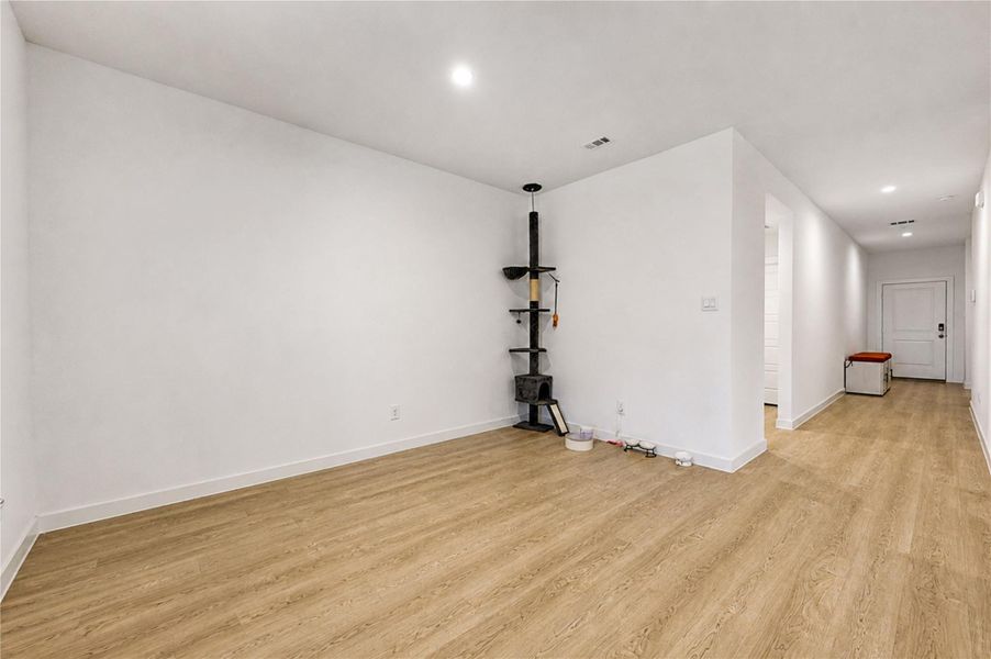Spacious, unfurnished interior of a new home in , Rosharon (Image 21). Spacious, unfurnished interior of a new home in , Rosharon (Image 21).