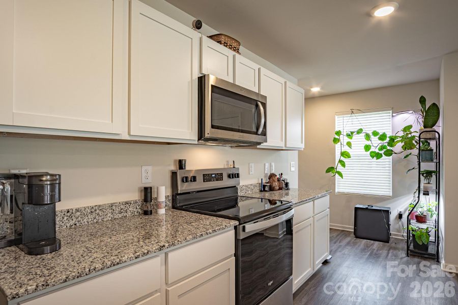 Furnished interior view inside a new home in Trivium, Newton (Image 15).