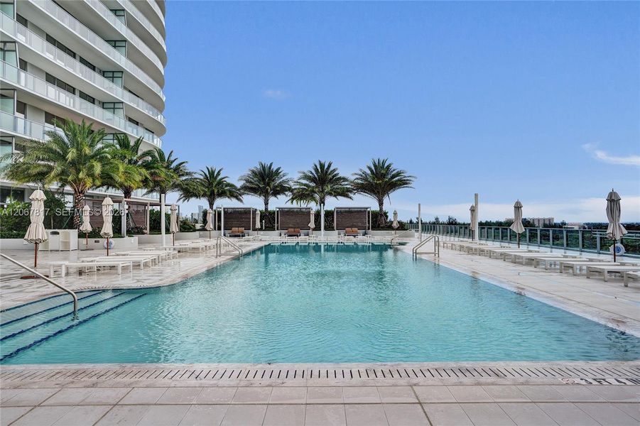 Condo located in North Miami, FL showcasing its design and architecture (Image 27).