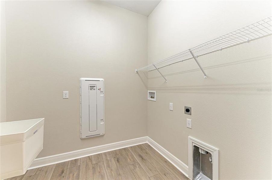 Spacious, unfurnished interior of a new home in Oakfield, Parrish (Image 29).