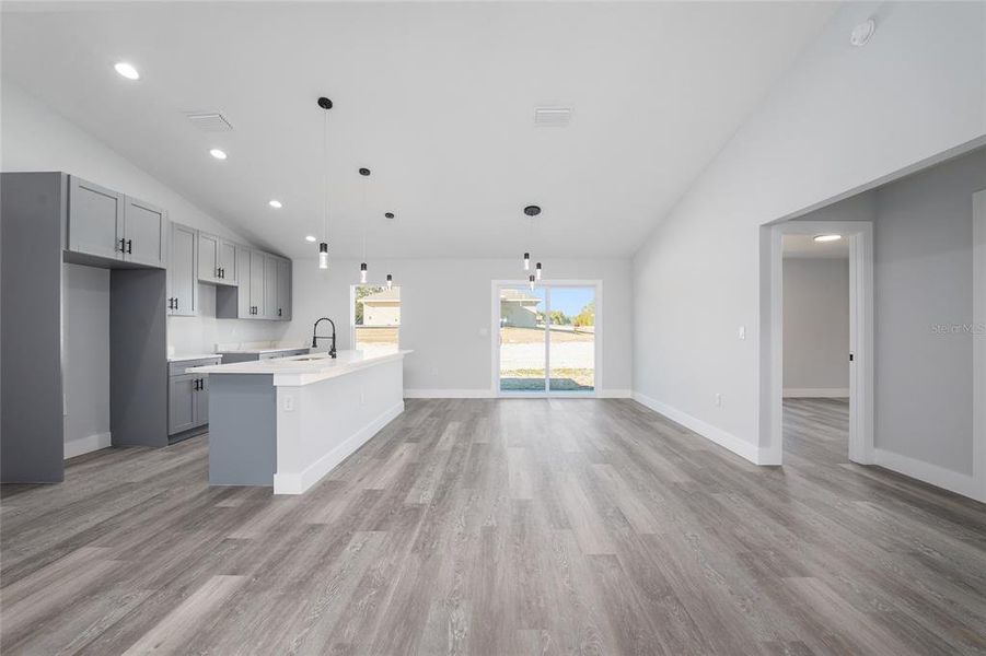 Spacious, unfurnished interior of a new home in , Dunnellon (Image 18).