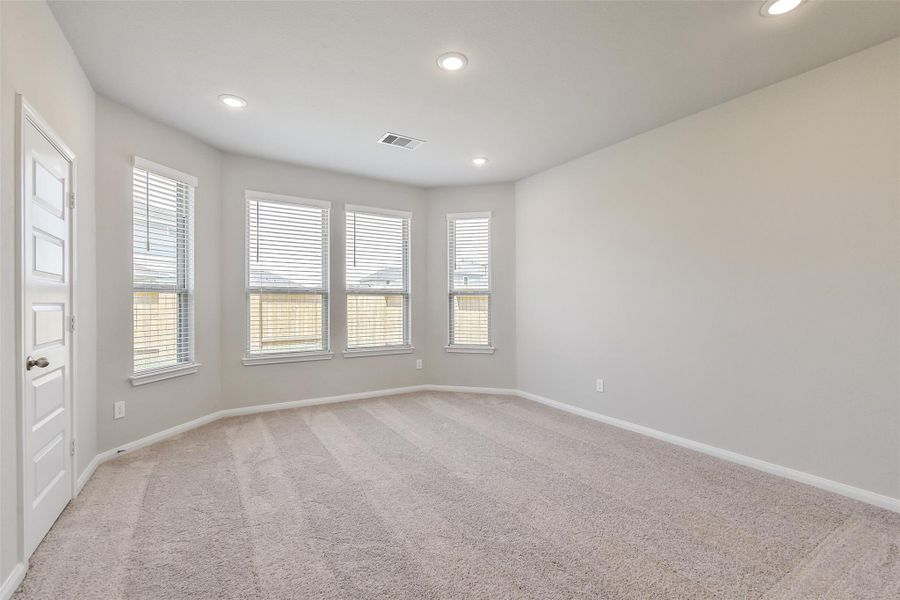 Spacious, unfurnished interior of a new home in Anderson Lakes, Houston (Image 20). Spacious, unfurnished interior of a new home in Anderson Lakes, Houston (Image 20).