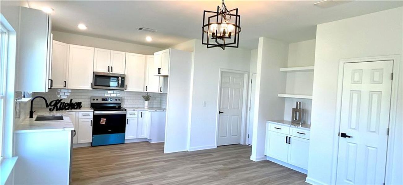 Furnished interior view inside a new home in , Lavonia (Image 9).