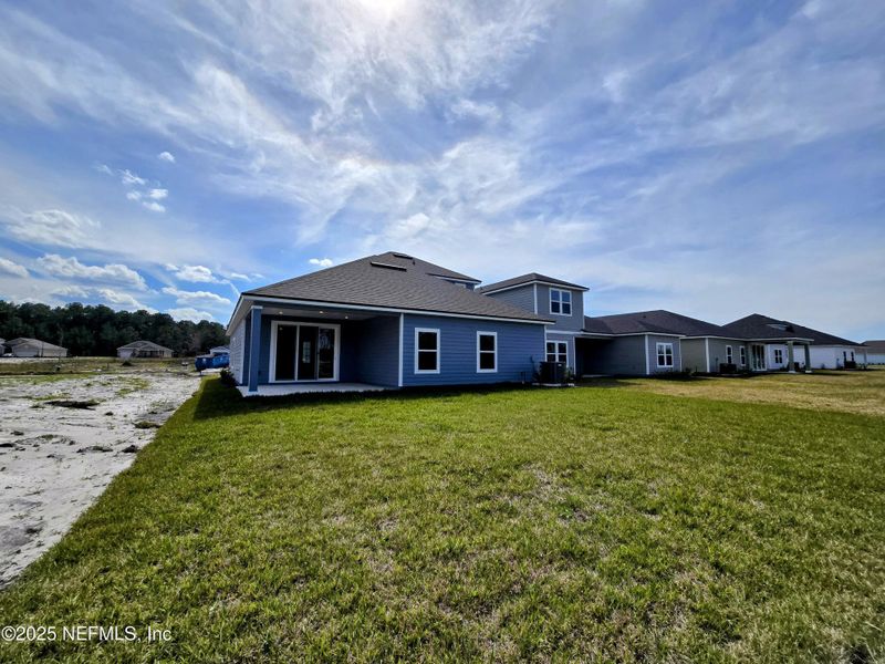 Exterior details and patio area of a home in , Green Cove Springs (Image 11).