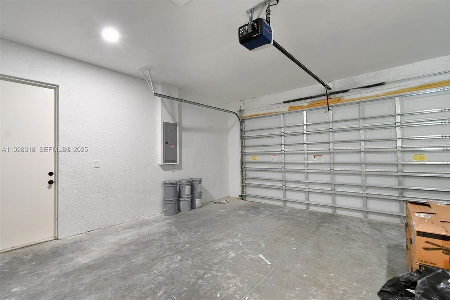 Spacious, unfurnished interior of a new home in , Lehigh Acres (Image 31). Spacious, unfurnished interior of a new home in , Lehigh Acres (Image 31).