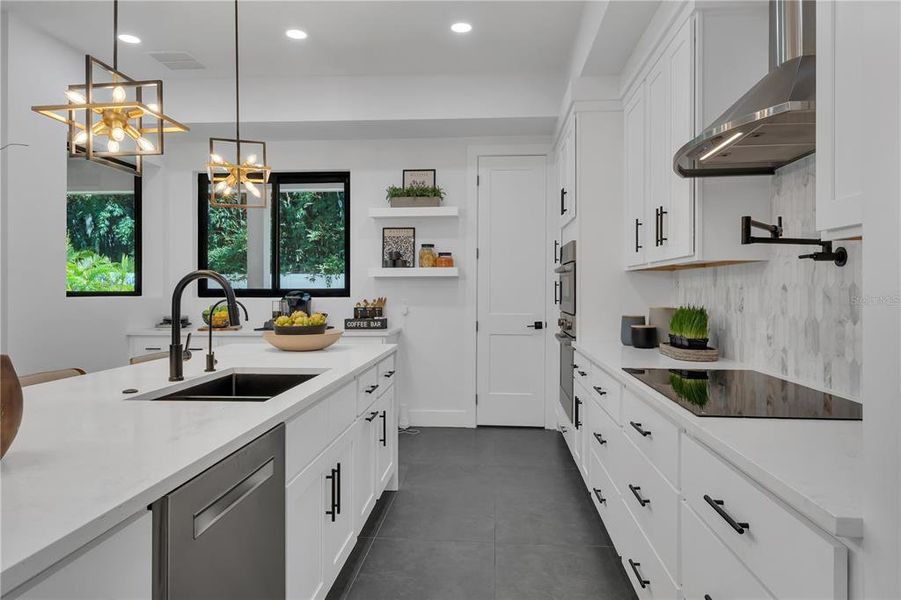 Furnished interior view inside a new home in , Orlando (Image 13).