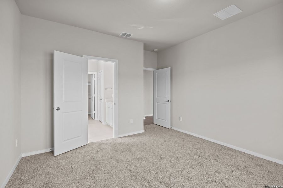 Spacious, unfurnished interior of a new home in Summerlin, San Antonio (Image 26).