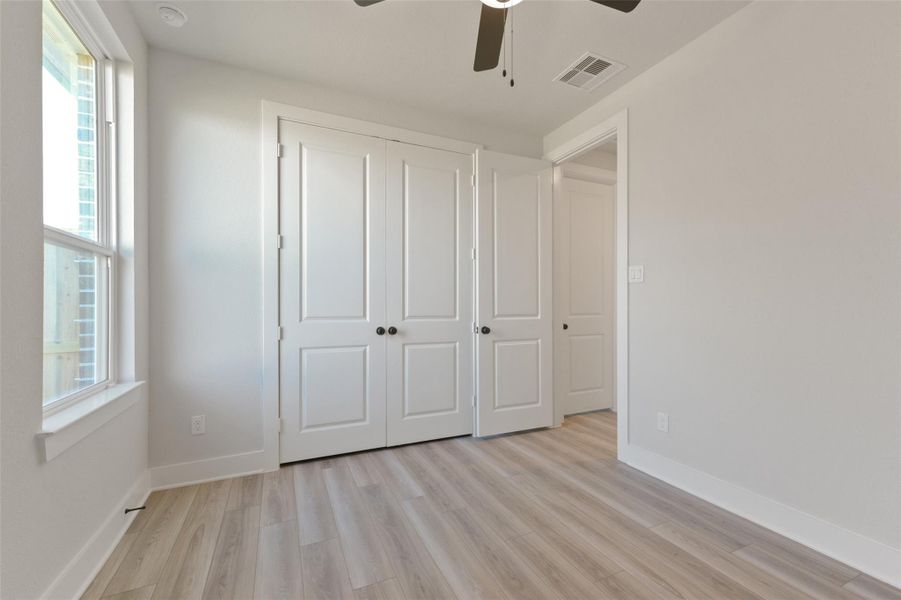 Spacious, unfurnished interior of a new home in Lago Mar, Texas City (Image 30).