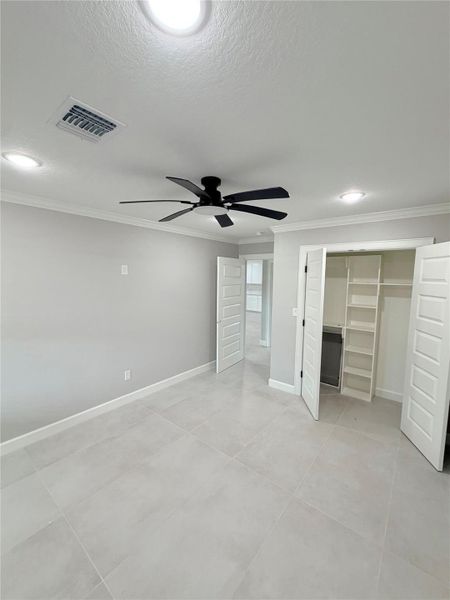 Spacious, unfurnished interior of a new home in , Brazoria (Image 18). Spacious, unfurnished interior of a new home in , Brazoria (Image 18).