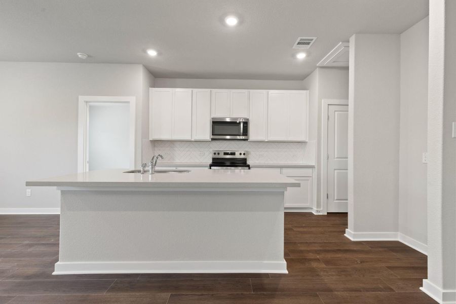 Furnished interior view inside a new home in Westridge Cove, Conroe (Image 10). Furnished interior view inside a new home in Westridge Cove, Conroe (Image 10).