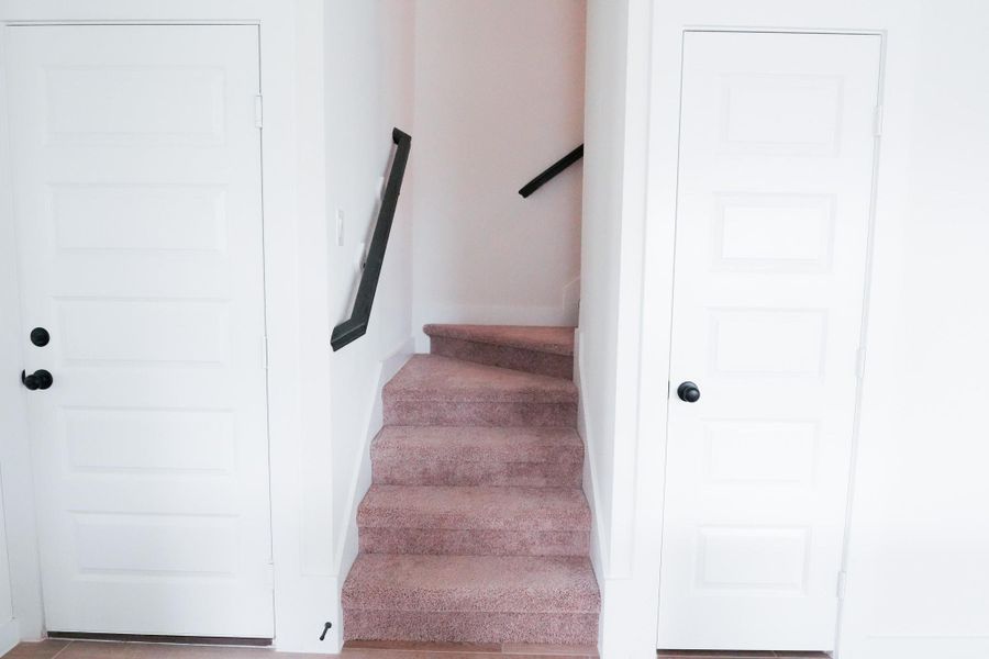 Spacious, unfurnished interior of a new home in Foxtail Palms, Manvel (Image 31).