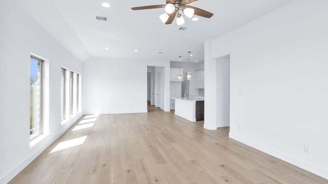 Spacious, unfurnished interior of a new home in Everly, Hockley (Image 11).