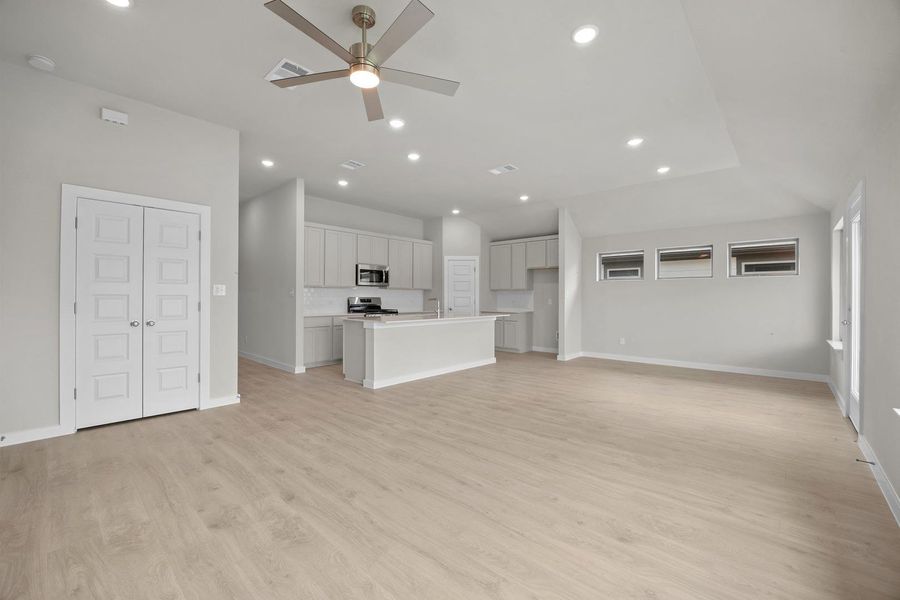 Spacious, unfurnished interior of a new home in Prairie Winds, Hutto (Image 17). Spacious, unfurnished interior of a new home in Prairie Winds, Hutto (Image 17).