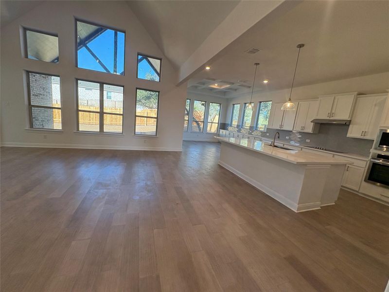 Spacious, unfurnished interior of a new home in Retreat at San Gabriel, Georgetown (Image 4).