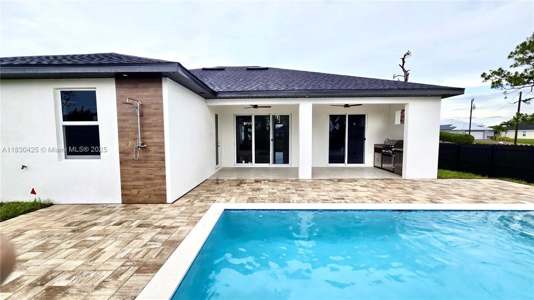 Exterior details and patio area of a home in , Cape Coral (Image 3).