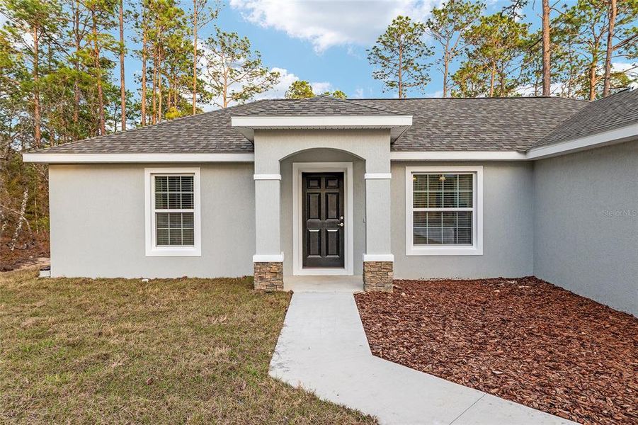 Exterior details and patio area of a home in , Dunnellon (Image 21). Exterior details and patio area of a home in , Dunnellon (Image 21).