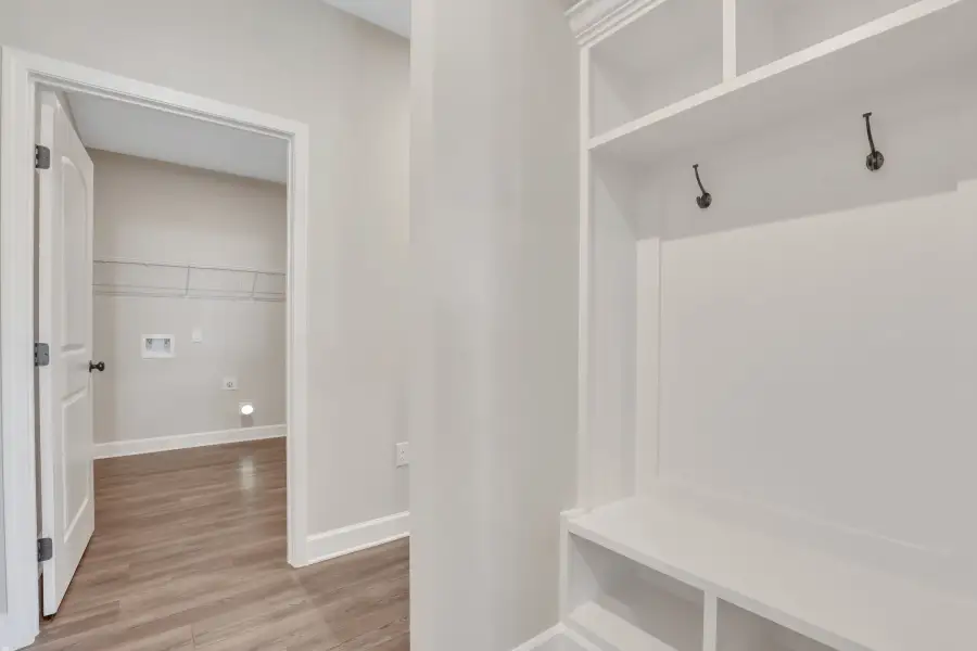 Sherwood – Optional Mud Bench Near Laundry Room