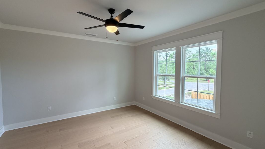 Spacious, unfurnished interior of a new home in Steamboat Landing at Hammock Bay, Freeport (Image 37).