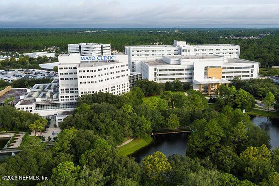 Condo located in Jacksonville, FL showcasing its design and architecture (Image 2). Condo located in Jacksonville, FL showcasing its design and architecture (Image 2).