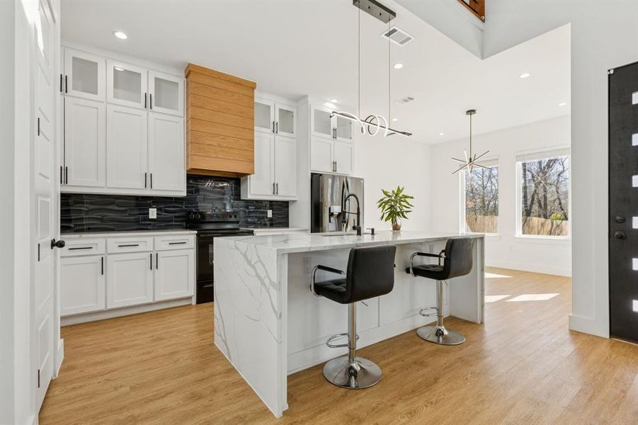 Furnished interior view inside a new home in , Dallas (Image 8).