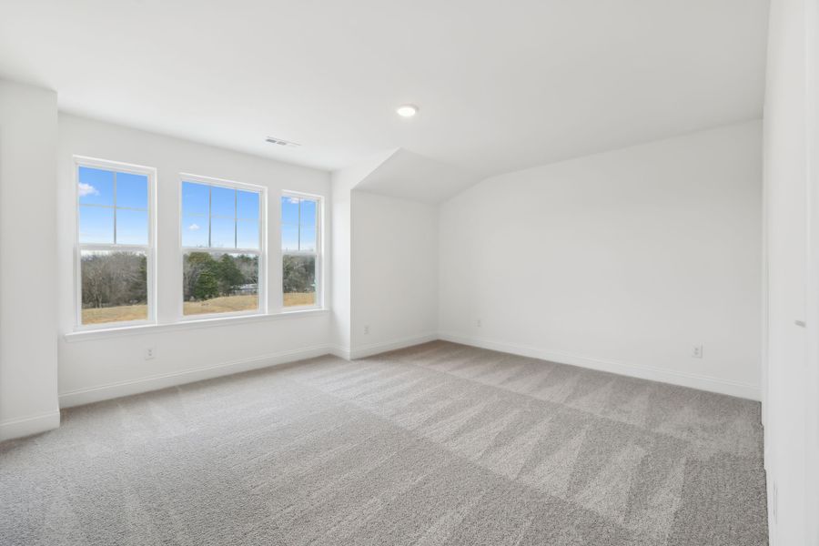 Spacious, unfurnished interior of a new home in Willow Landing, Mount Juliet (Image 31).