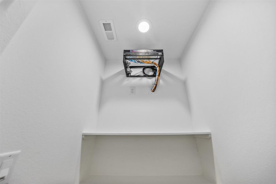 Spacious, unfurnished interior of a new home in , Houston (Image 35).