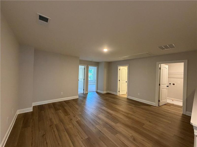 Spacious, unfurnished interior of a new home in , Dawsonville (Image 9).