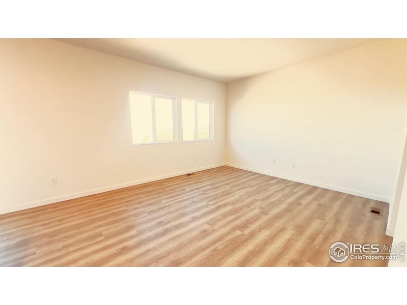 Spacious, unfurnished interior of a new home in Granary, Johnstown (Image 9).