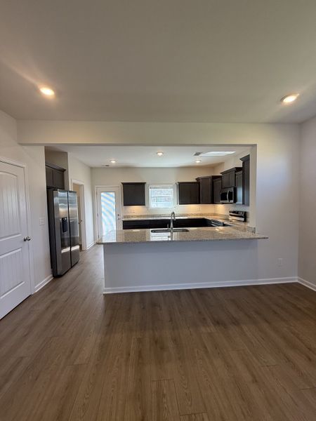 Spacious, unfurnished interior of a new home in Bradley Bend, Ashland City (Image 12).