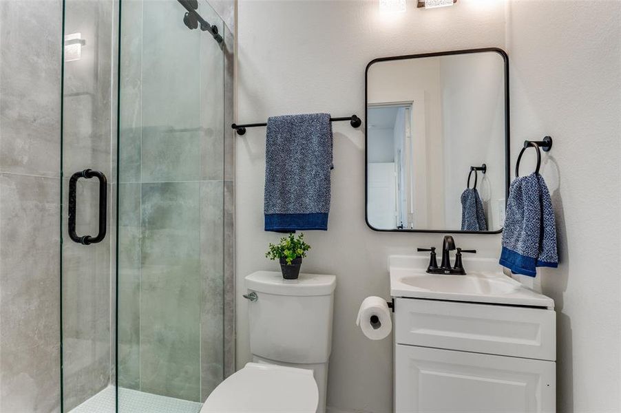 Furnished interior view inside a new home in , Dallas (Image 18).