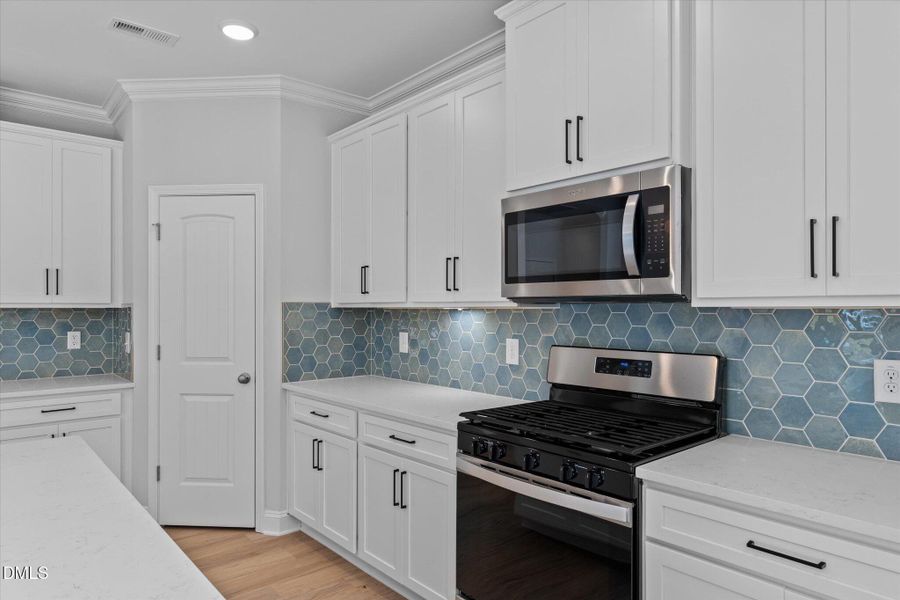 15-5504 Jaeger Drive Kitchen 5 15-5504 Jaeger Drive Kitchen 5