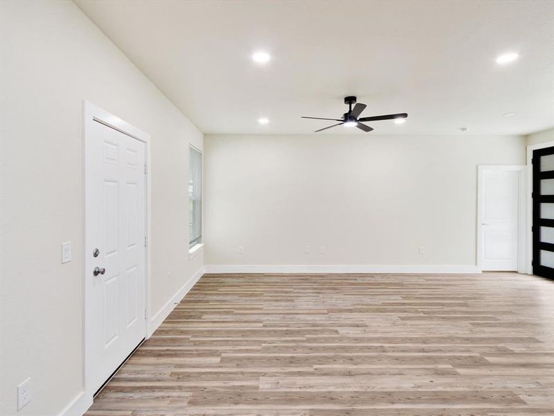 Spacious, unfurnished interior of a new home in , Malakoff (Image 21). Spacious, unfurnished interior of a new home in , Malakoff (Image 21).