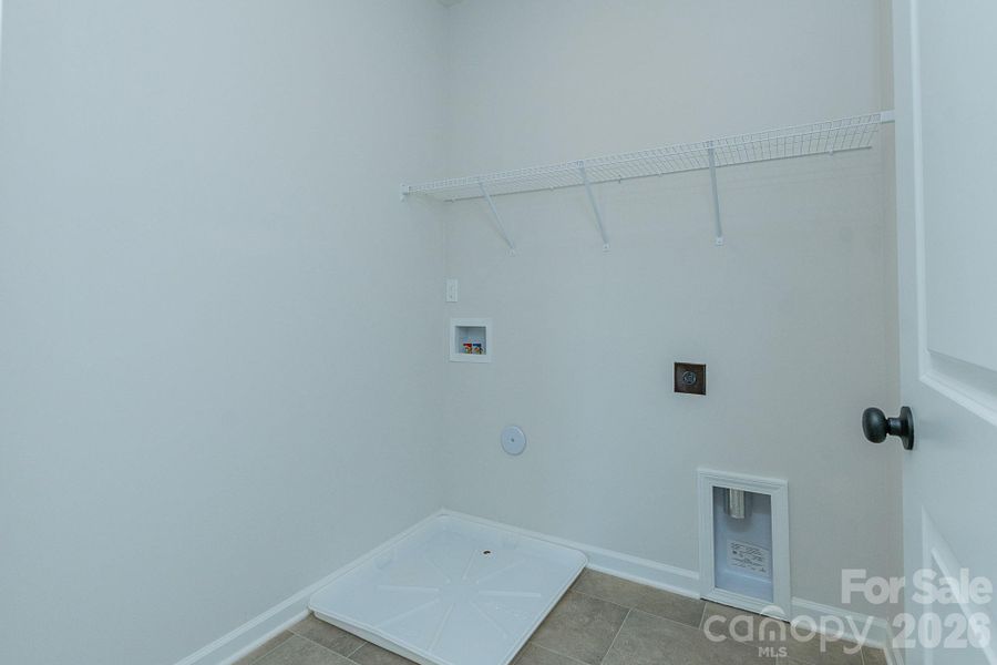Spacious, unfurnished interior of a new home in Cedar Meadows, Monroe (Image 25).