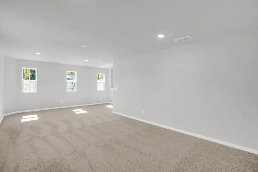 Spacious, unfurnished interior of a new home in Carriage Estates, Lexington (Image 22).