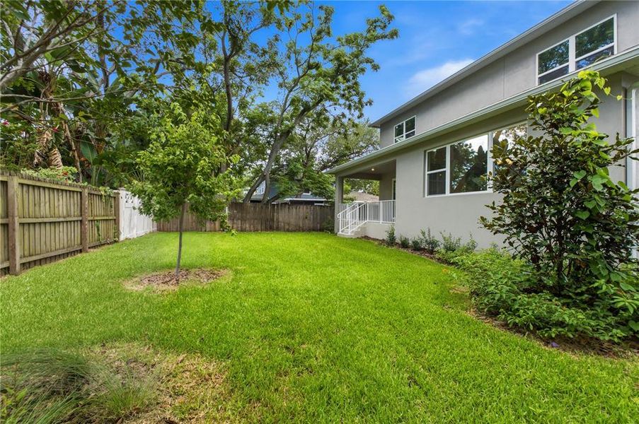 Exterior details and patio area of a home in , Tampa (Image 32).