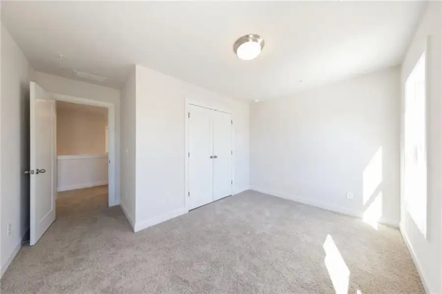 Spacious, unfurnished interior of a new home in , Marietta (Image 15).