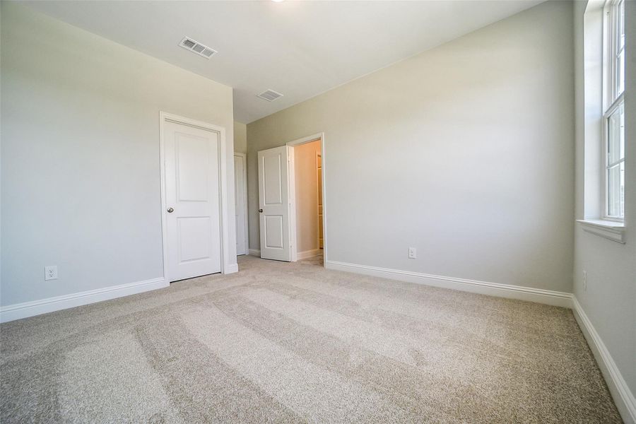 Spacious, unfurnished interior of a new home in Del Bello Lakes 60', Manvel (Image 36). Spacious, unfurnished interior of a new home in Del Bello Lakes 60', Manvel (Image 36).