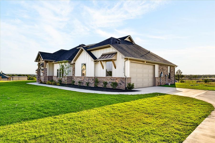 Doug Parr Homes | Angled Exterior View of 1016 Brock Heights Ct