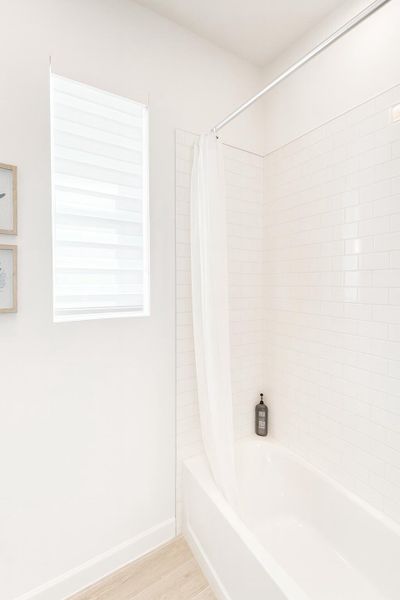 Spacious, unfurnished interior of a new home in Tradition - Cadence, Port St. Lucie (Image 17).