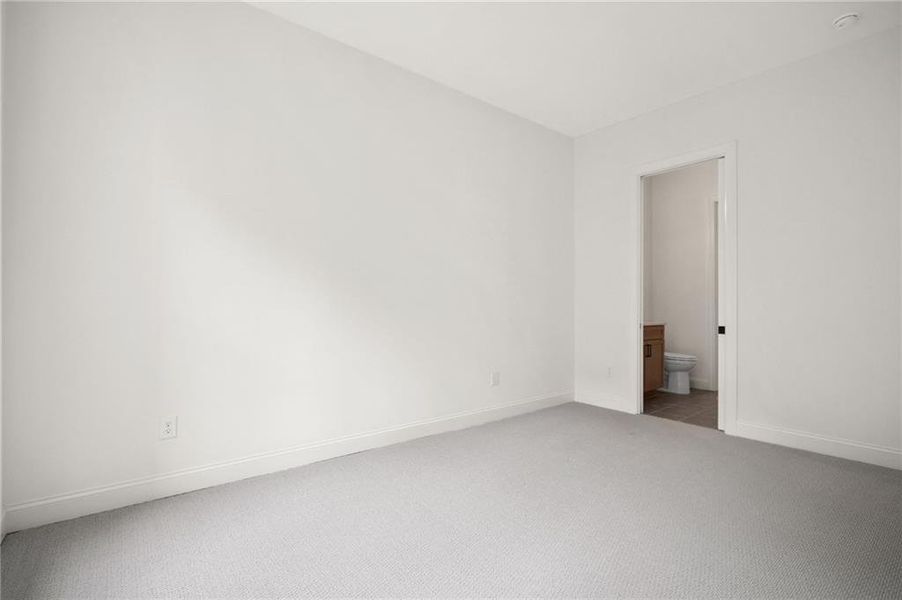 Spacious, unfurnished interior of a new home in Lakeside at River Green, Canton (Image 38).