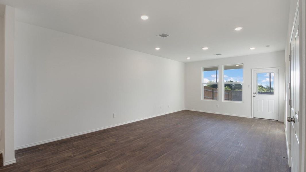 Spacious, unfurnished interior of a new home in Wayside, Uhland (Image 12).