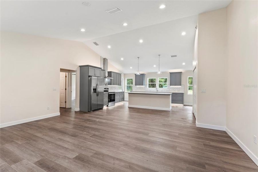 Spacious, unfurnished interior of a new home in , Georgetown (Image 13).