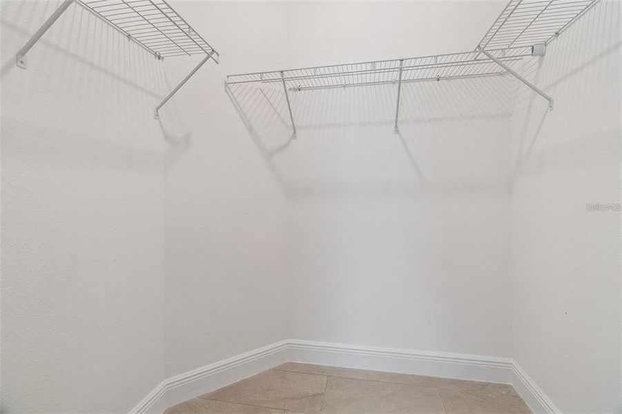 Spacious, unfurnished interior of a new home in , Yeehaw Junction (Image 30).