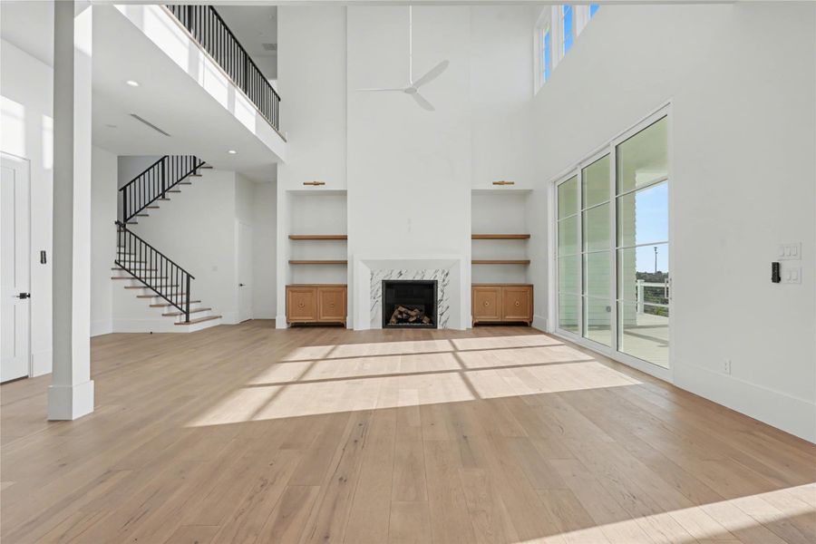 Spacious, unfurnished interior of a new home in , Galveston (Image 22).