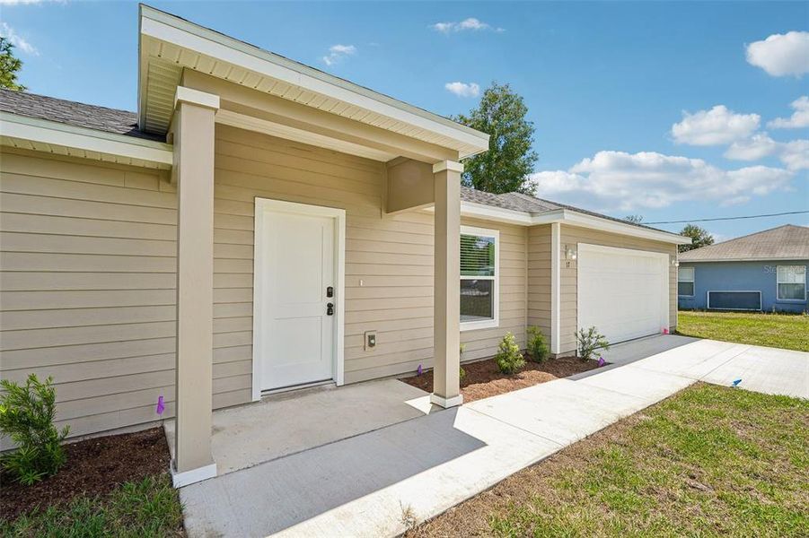 Exterior details and patio area of a home in , Ocala (Image 3).
